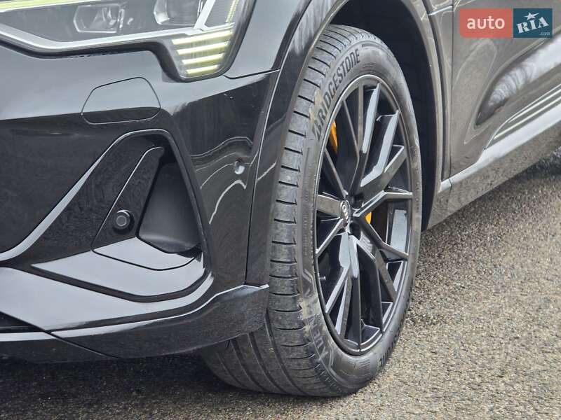 Позашляховик / Кросовер Audi e-tron Sportback 2022 в Ковелі