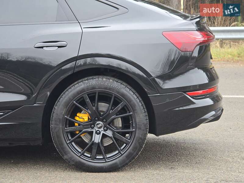 Позашляховик / Кросовер Audi e-tron Sportback 2022 в Ковелі