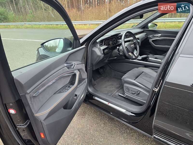 Позашляховик / Кросовер Audi e-tron Sportback 2022 в Ковелі