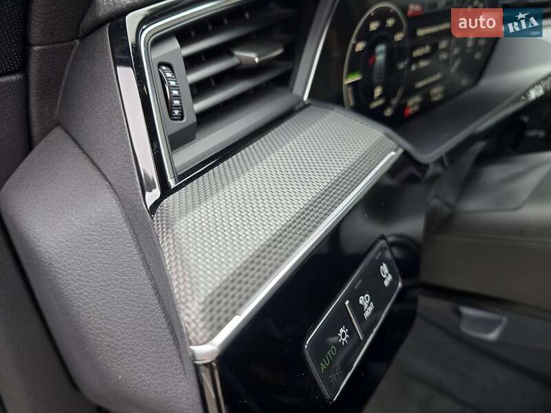 Позашляховик / Кросовер Audi e-tron Sportback 2022 в Ковелі