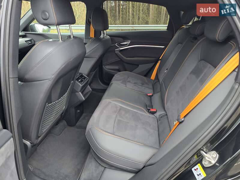 Позашляховик / Кросовер Audi e-tron Sportback 2022 в Ковелі