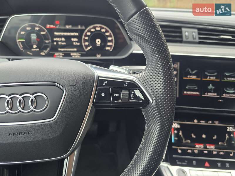 Позашляховик / Кросовер Audi e-tron Sportback 2022 в Ковелі