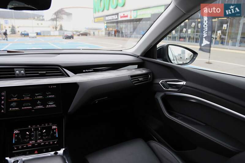 Позашляховик / Кросовер Audi e-tron Sportback 2022 в Києві фото 16 Позашляховик / Кросовер Audi e-tron Sportback 2022 в Києві