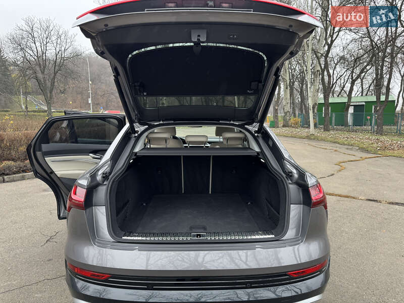 Позашляховик / Кросовер Audi e-tron Sportback 2022 в Києві фото 22 Позашляховик / Кросовер Audi e-tron Sportback 2022 в Києві