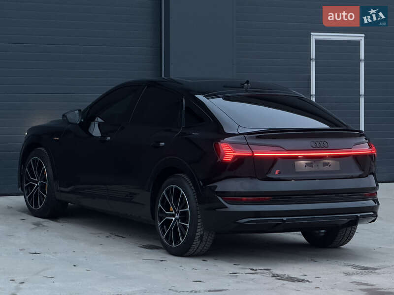 Внедорожник / Кроссовер Audi e-tron Sportback 2021 в Дубно