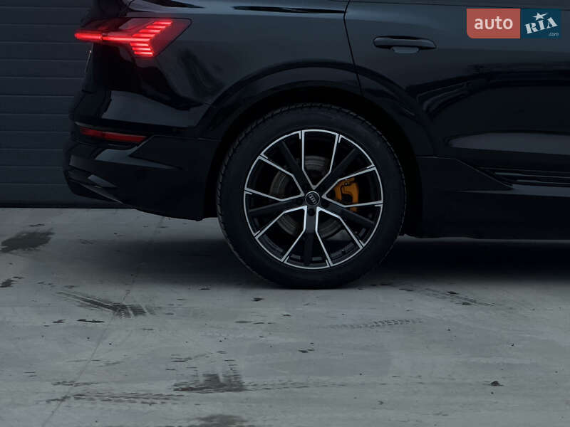 Внедорожник / Кроссовер Audi e-tron Sportback 2021 в Дубно