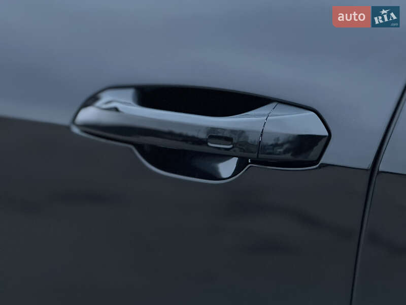 Внедорожник / Кроссовер Audi e-tron Sportback 2021 в Дубно