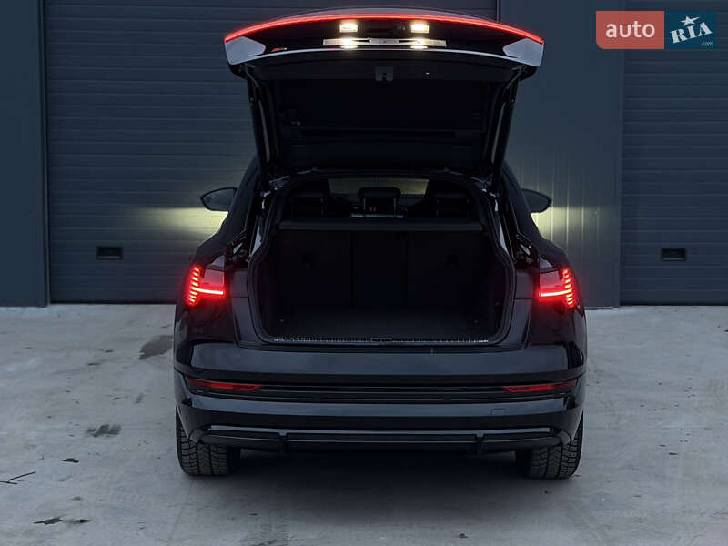 Внедорожник / Кроссовер Audi e-tron Sportback 2021 в Дубно