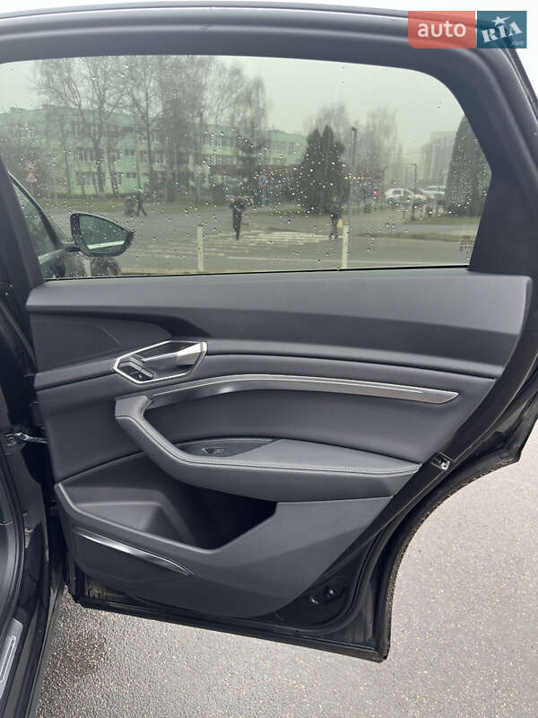 Позашляховик / Кросовер Audi e-tron Sportback 2020 в Вінниці