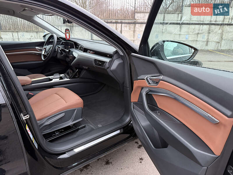 Позашляховик / Кросовер Audi e-tron Sportback 2022 в Рівному фото 24 Позашляховик / Кросовер Audi e-tron Sportback 2022 в Рівному