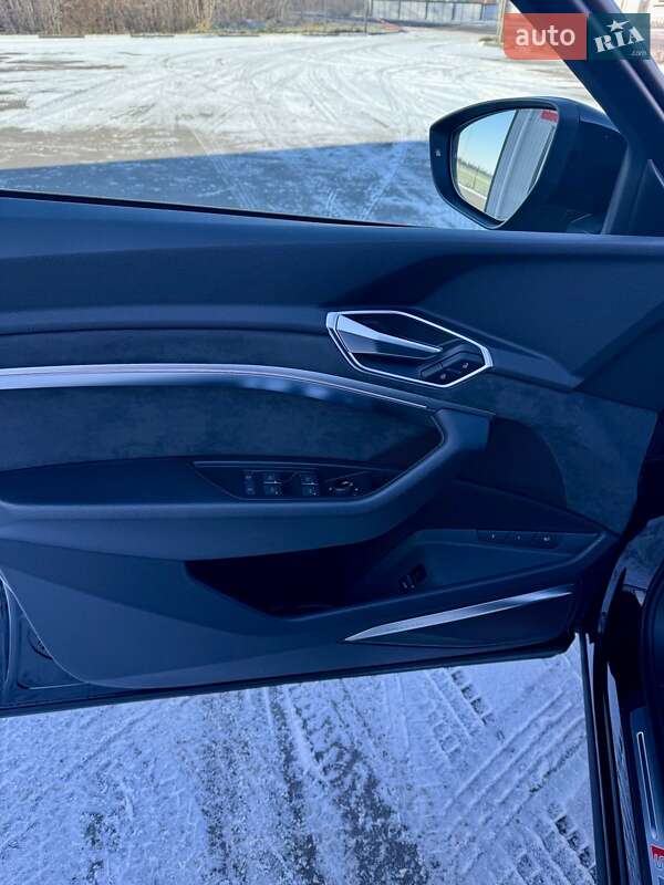 Внедорожник / Кроссовер Audi e-tron Sportback 2021 в Киеве