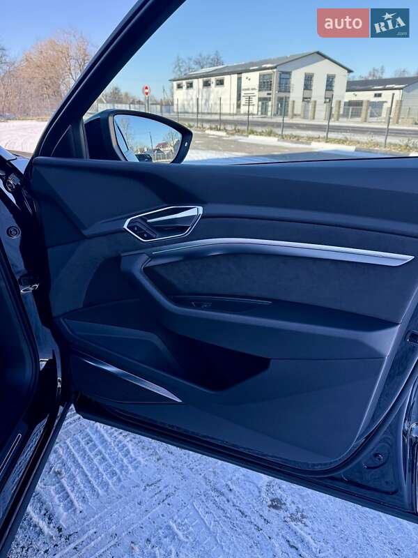 Внедорожник / Кроссовер Audi e-tron Sportback 2021 в Киеве