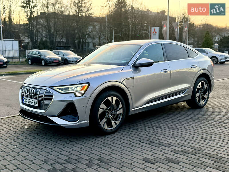 Позашляховик / Кросовер Audi e-tron Sportback 2022 в Рівному