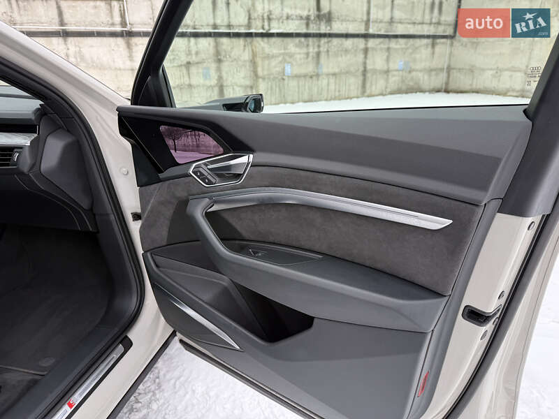 Внедорожник / Кроссовер Audi e-tron Sportback 2020 в Ровно фото 35 Внедорожник / Кроссовер Audi e-tron Sportback 2020 в Ровно