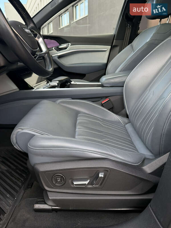 Позашляховик / Кросовер Audi e-tron Sportback 2020 в Чернівцях фото 15 Позашляховик / Кросовер Audi e-tron Sportback 2020 в Чернівцях