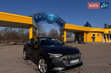 Внедорожник / Кроссовер Audi e-tron Sportback 2023 в Ровно