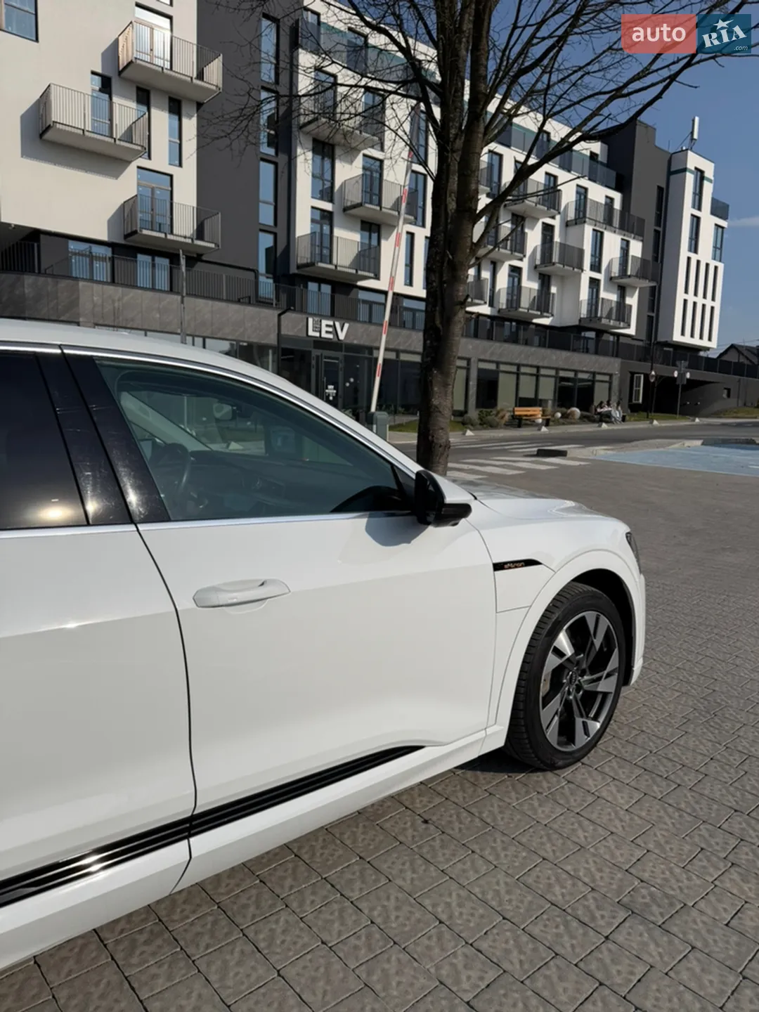 2022 Audi e-tron Sportback - мініатюра 32