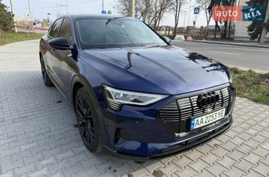 Позашляховик / Кросовер Audi e-tron Sportback 2022 в Києві