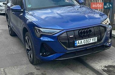 Позашляховик / Кросовер Audi e-tron Sportback 2022 в Києві