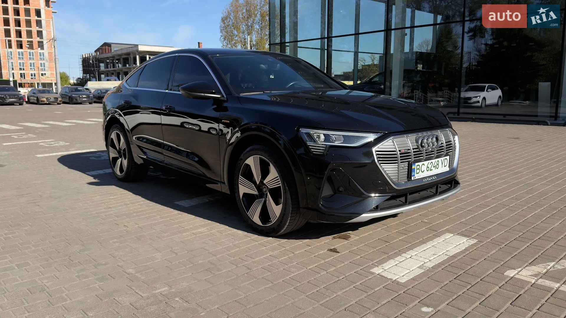 2020 Audi e-tron Sportback - мініатюра 2