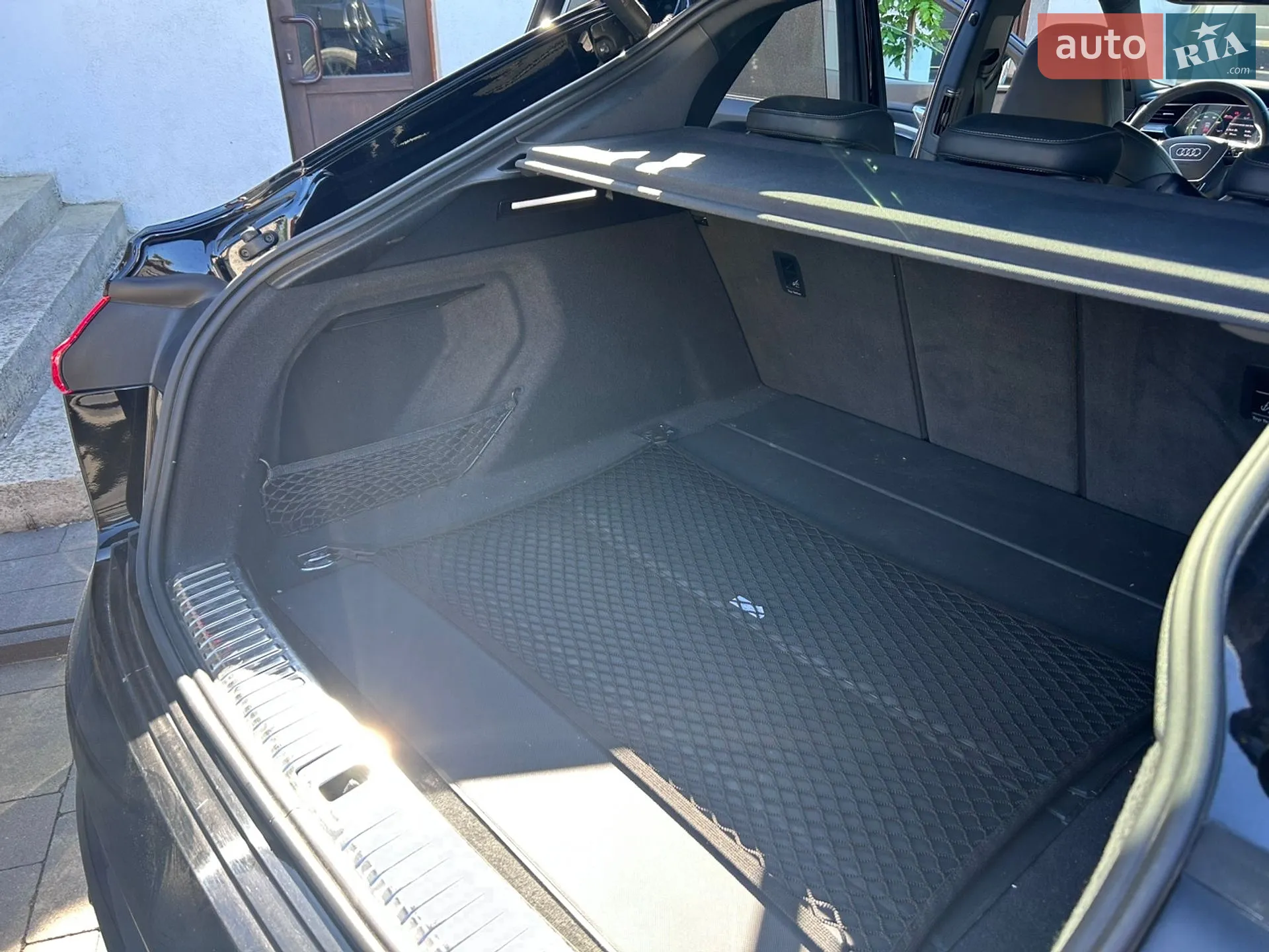 2022 Audi e-tron Sportback - мініатюра 28