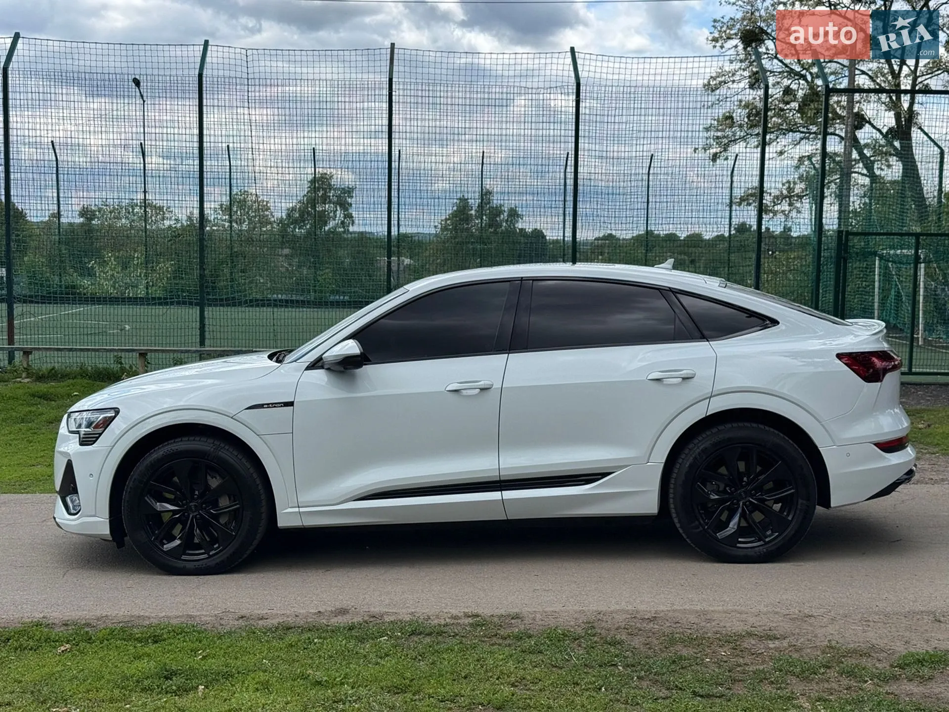 2020 Audi e-tron Sportback - мініатюра 8