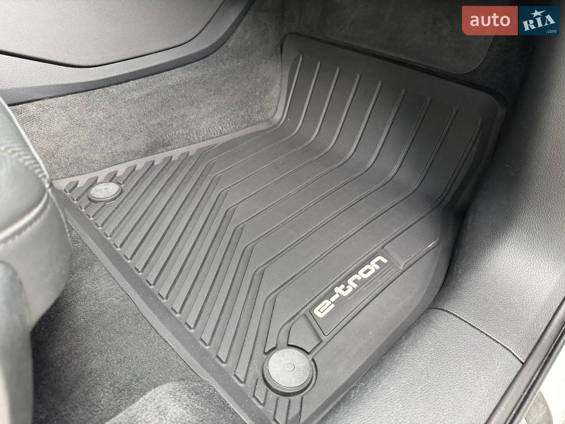2020 Audi e-tron Sportback - мініатюра 24
