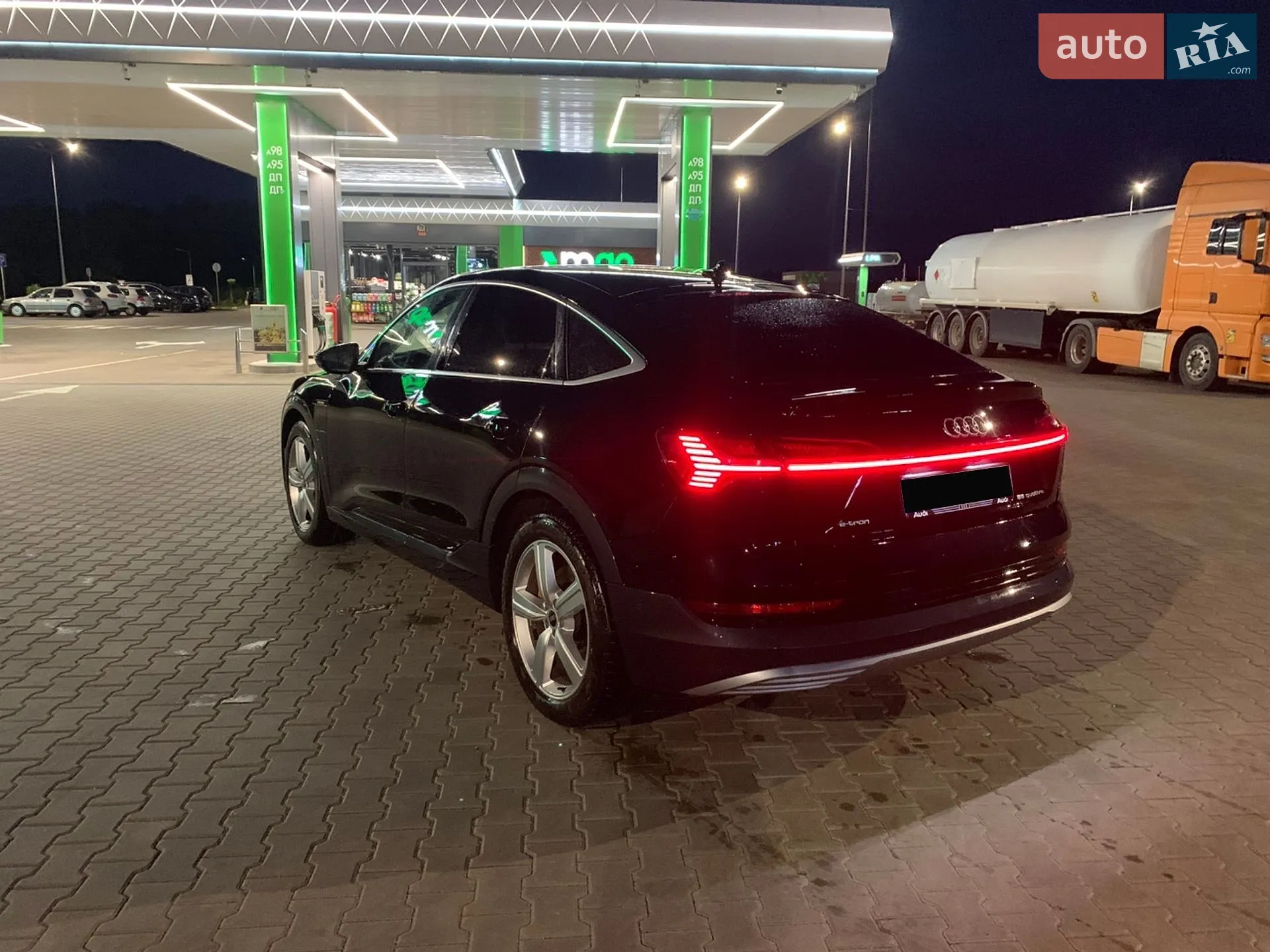 2020 Audi e-tron Sportback - мініатюра 4