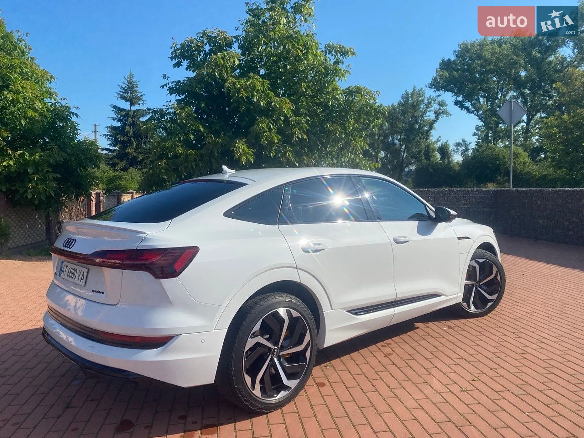 2022 Audi e-tron Sportback - фото 1