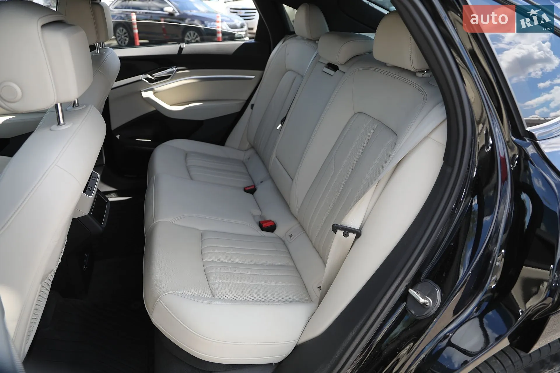 2022 Audi e-tron Sportback - мініатюра 16