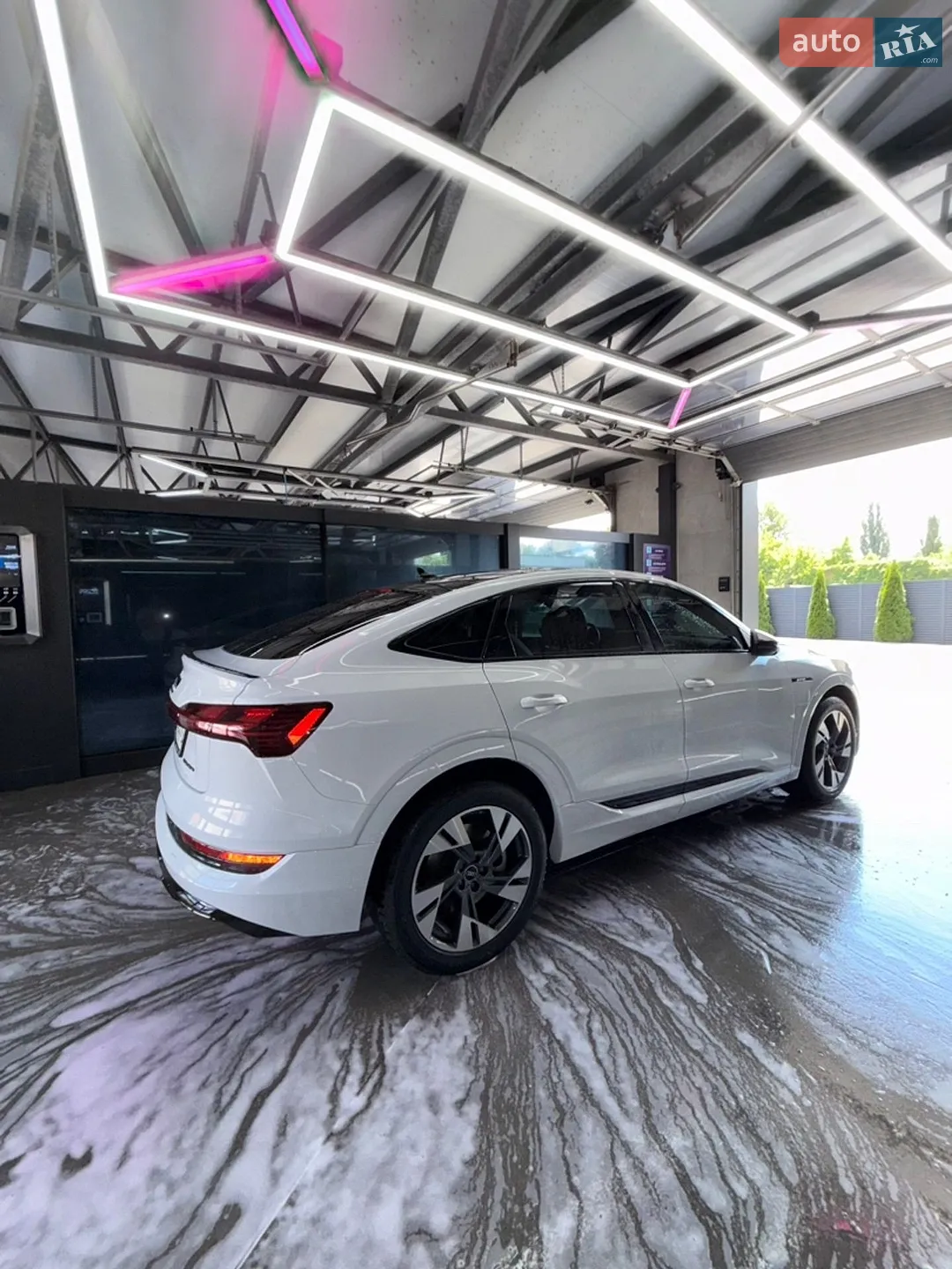 2021 Audi e-tron Sportback - мініатюра 4