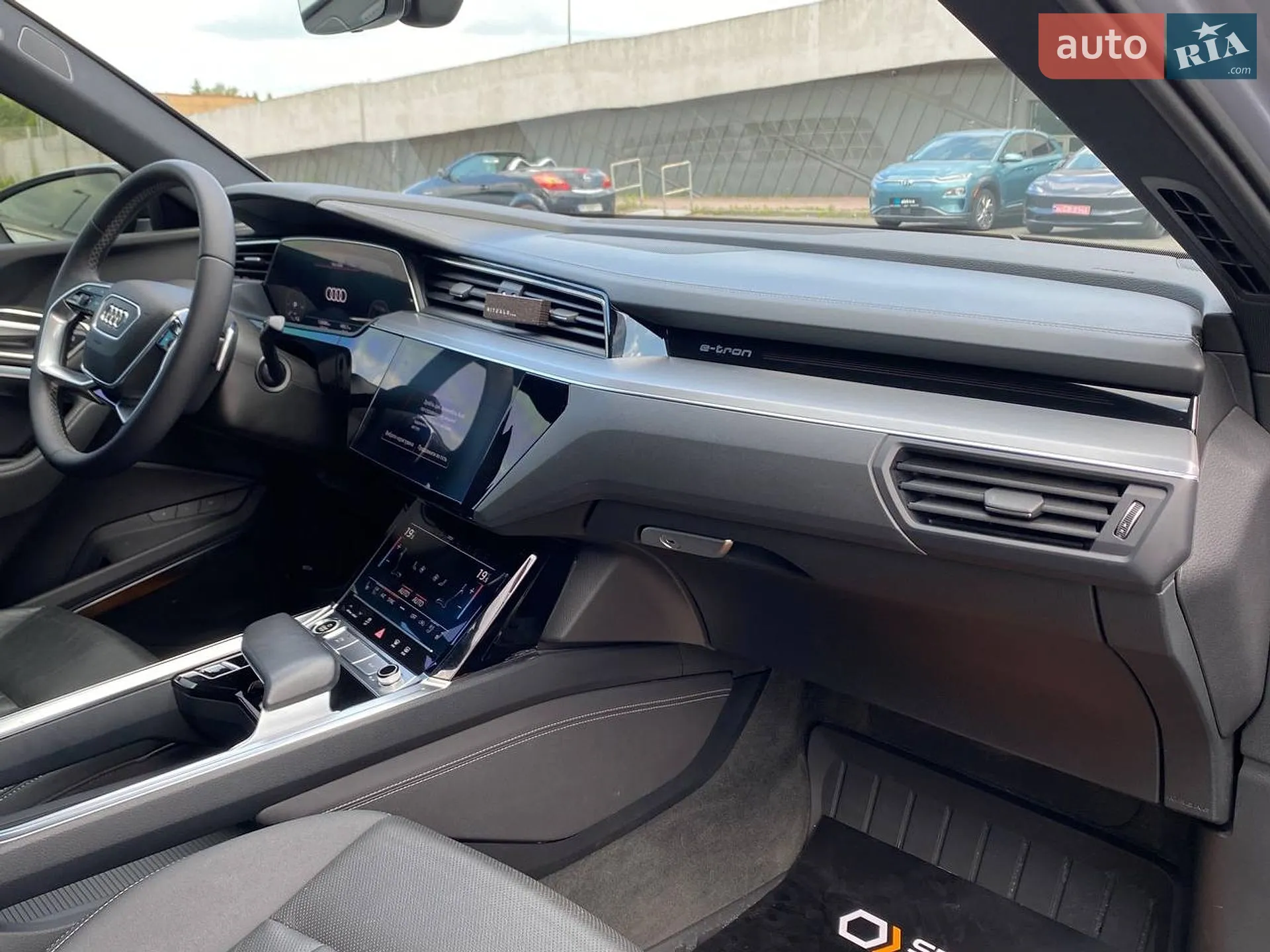 2020 Audi e-tron Sportback - мініатюра 25