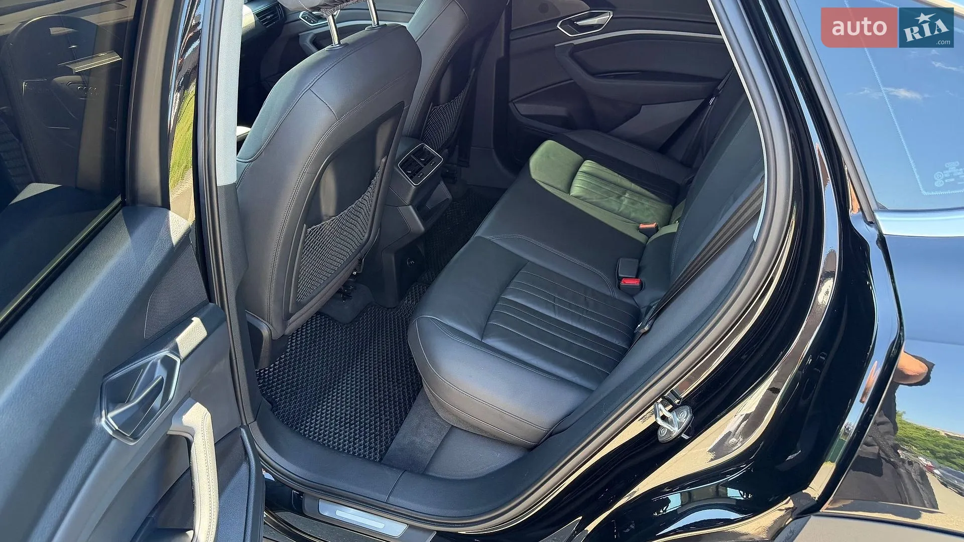 2020 Audi e-tron Sportback - мініатюра 12