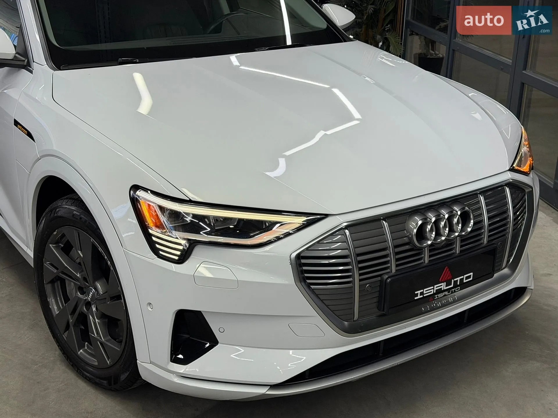 2020 Audi e-tron Sportback - мініатюра 3