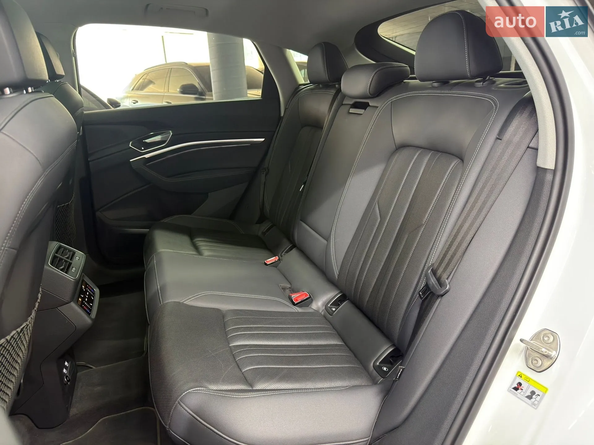 2020 Audi e-tron Sportback - мініатюра 23