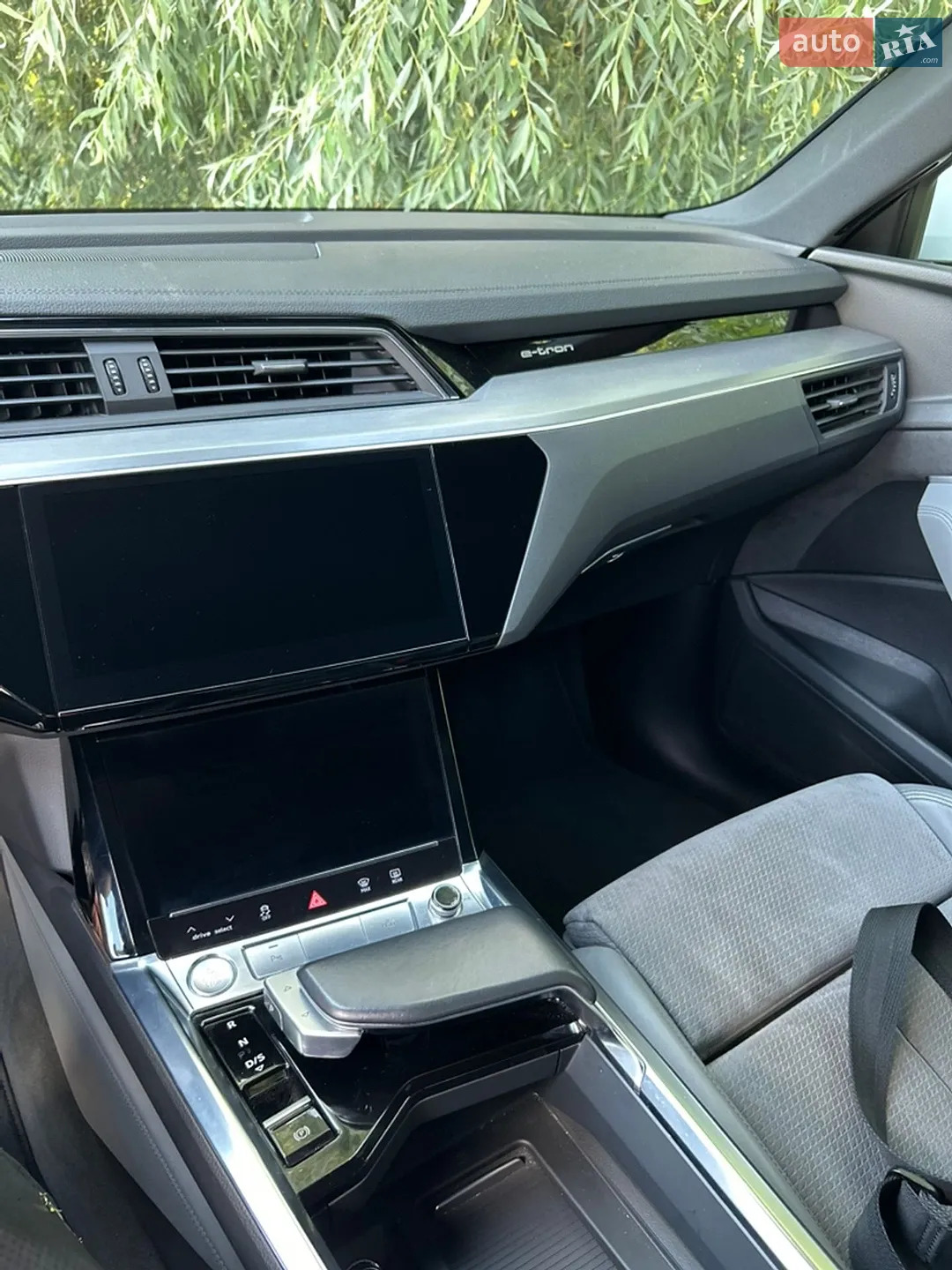 2020 Audi e-tron Sportback - мініатюра 12