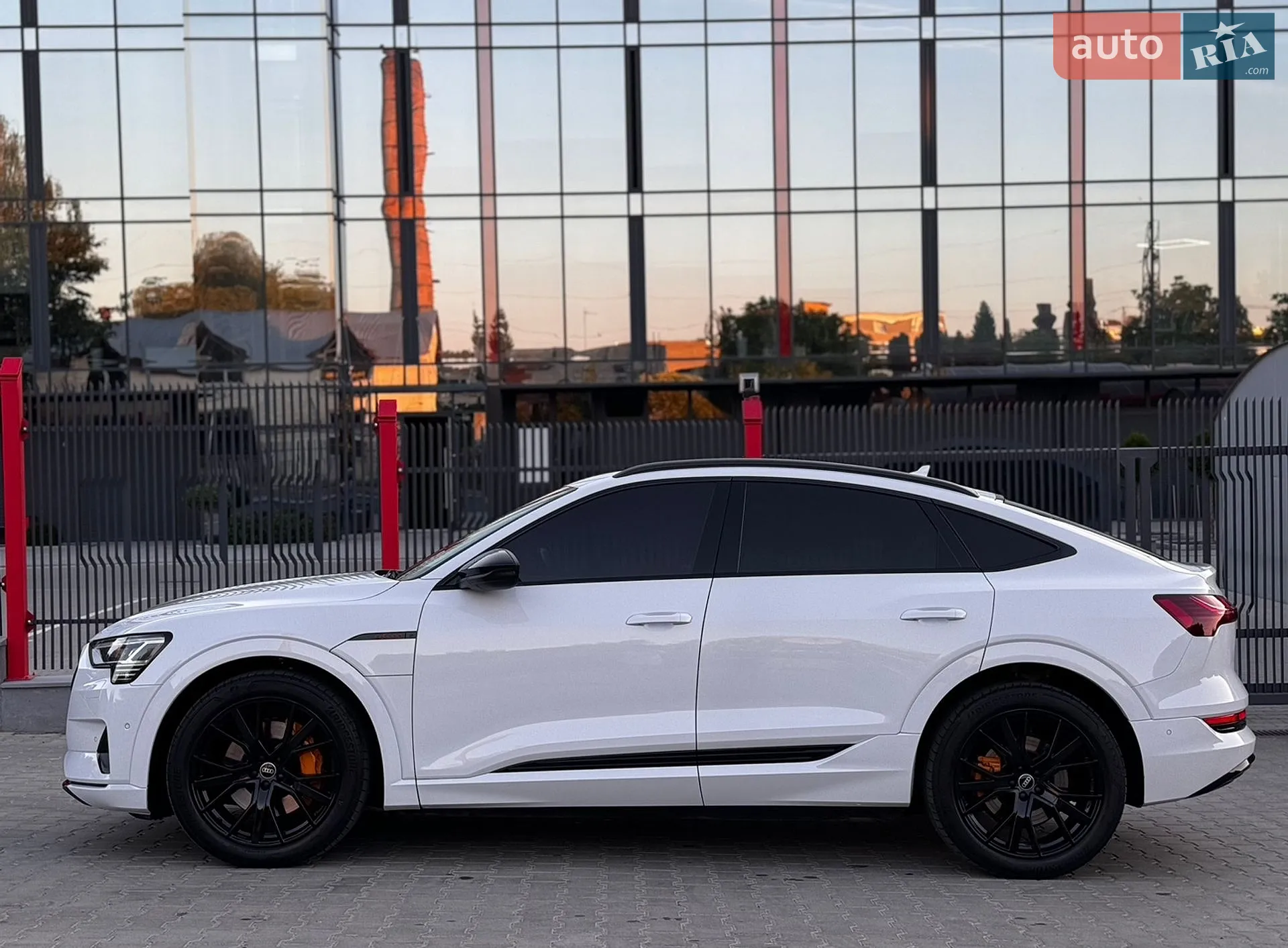 2022 Audi e-tron Sportback - мініатюра 3