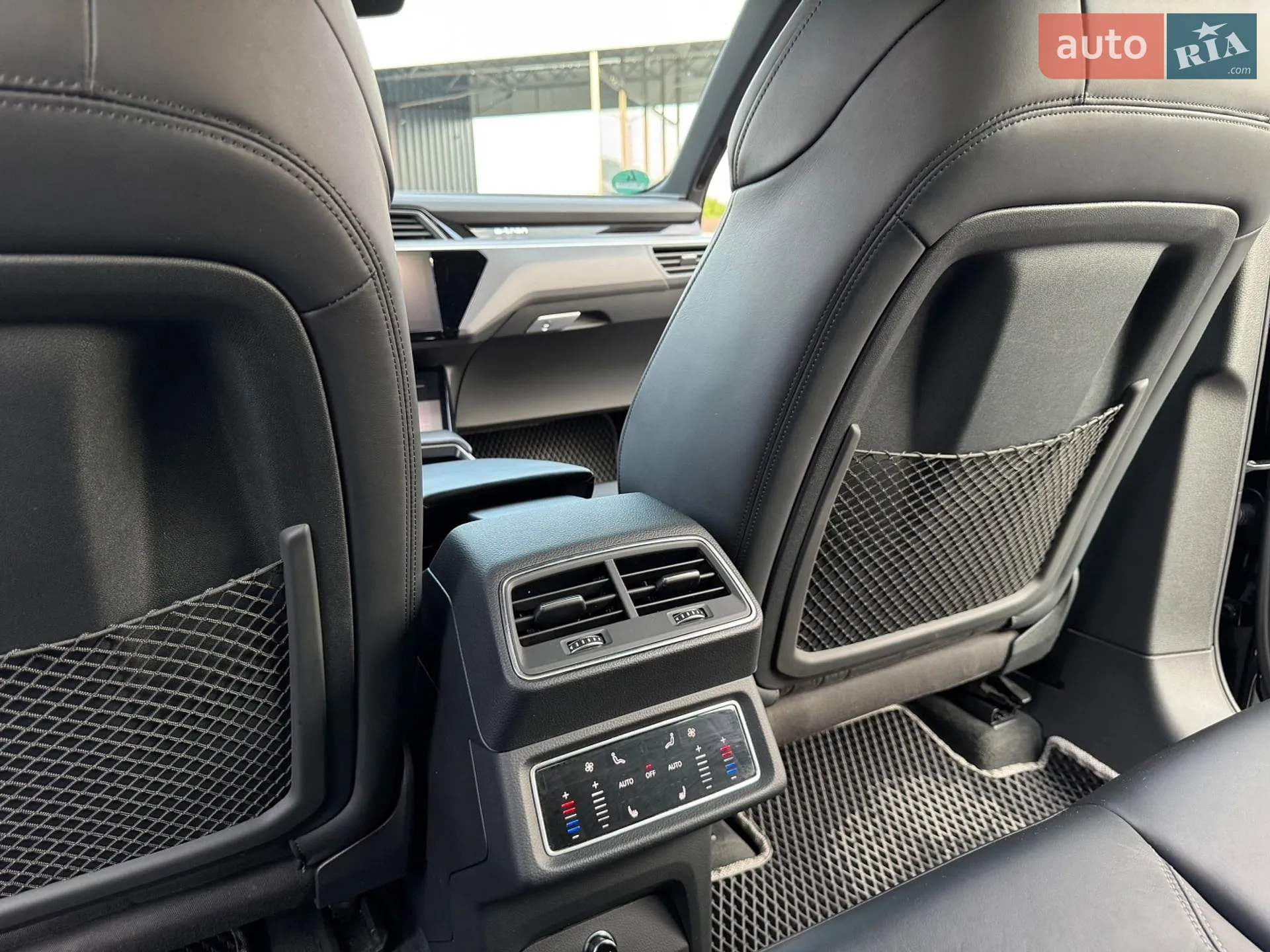 2020 Audi e-tron Sportback - мініатюра 46