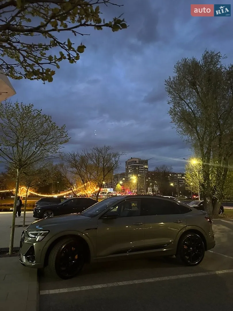 2022 Audi e-tron Sportback - мініатюра 13