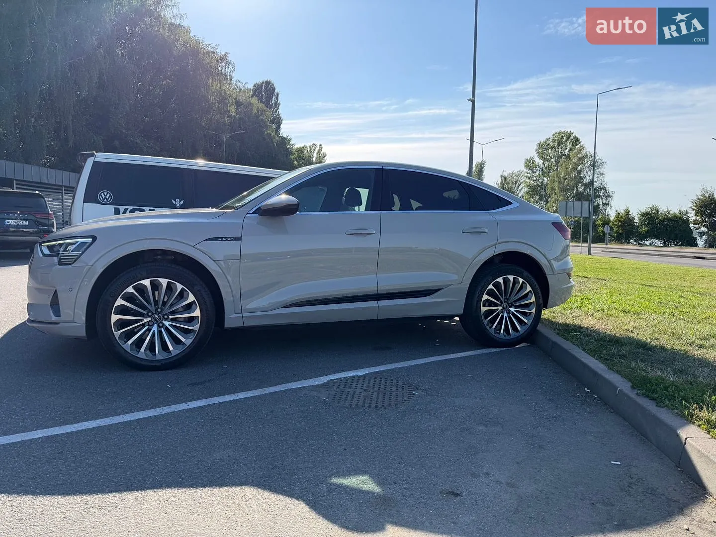 2020 Audi e-tron Sportback - мініатюра 5