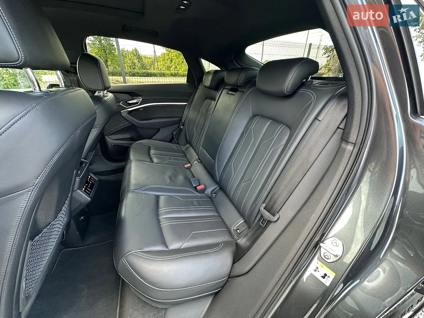 2020 Audi e-tron Sportback - мініатюра 25