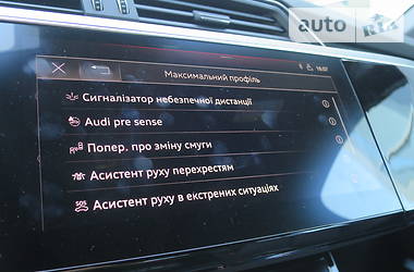 Позашляховик / Кросовер Audi e-tron 2019 в 