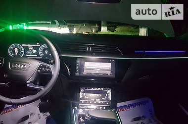 Позашляховик / Кросовер Audi e-tron 2019 в 