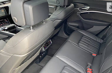 Внедорожник / Кроссовер Audi e-tron 2019 в 