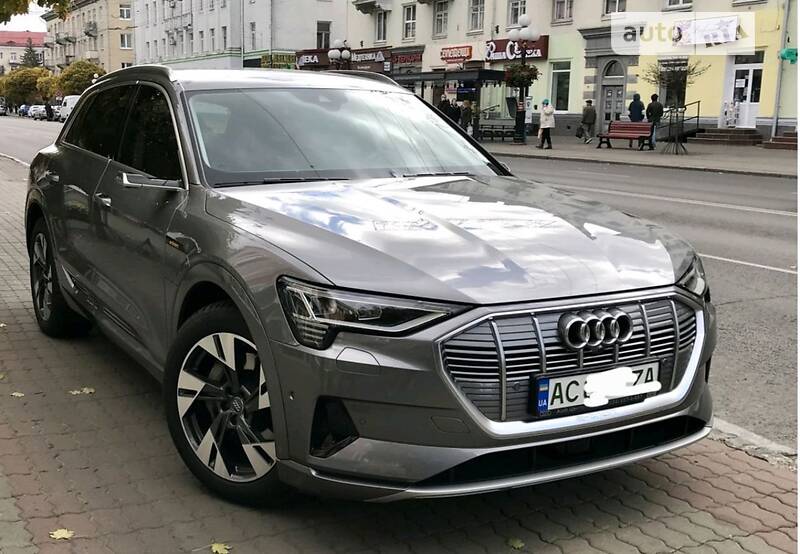 Внедорожник / Кроссовер Audi e-tron 2019 в 