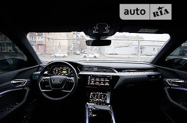 Позашляховик / Кросовер Audi e-tron 2020 в Києві