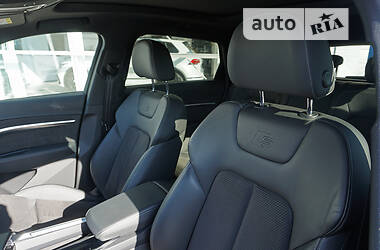 Внедорожник / Кроссовер Audi e-tron 2019 в 