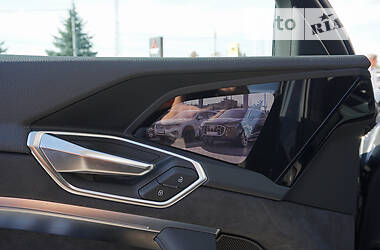 Внедорожник / Кроссовер Audi e-tron 2019 в 