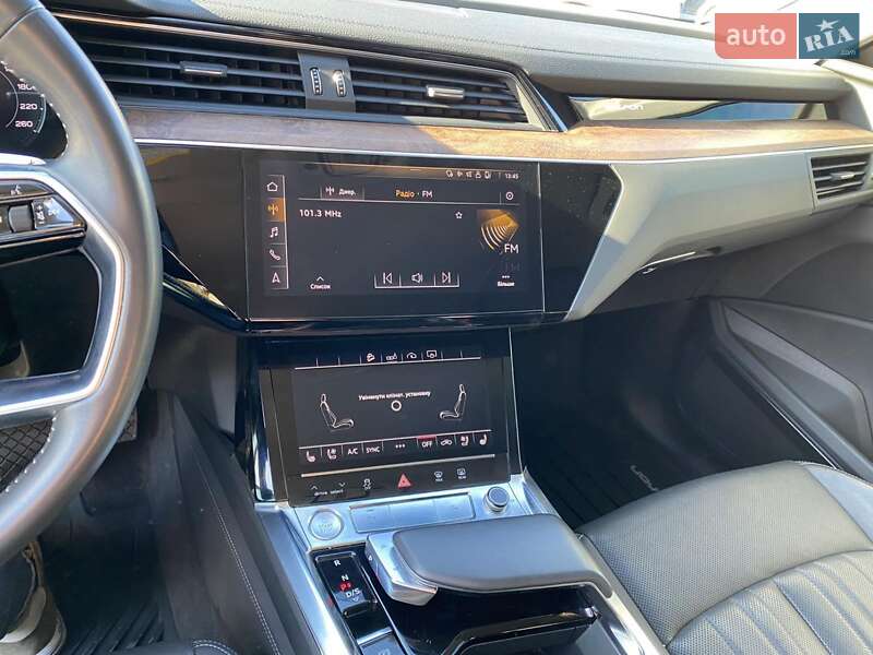 Позашляховик / Кросовер Audi e-tron 2019 в Львові