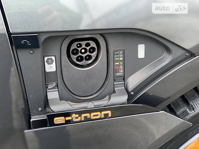 Позашляховик / Кросовер Audi e-tron 2022 в Києві